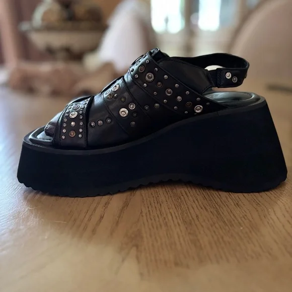 Free People Black Leather Platform Sandals with Studded Details Grunge Edgy Boho - Picture 3 of 4